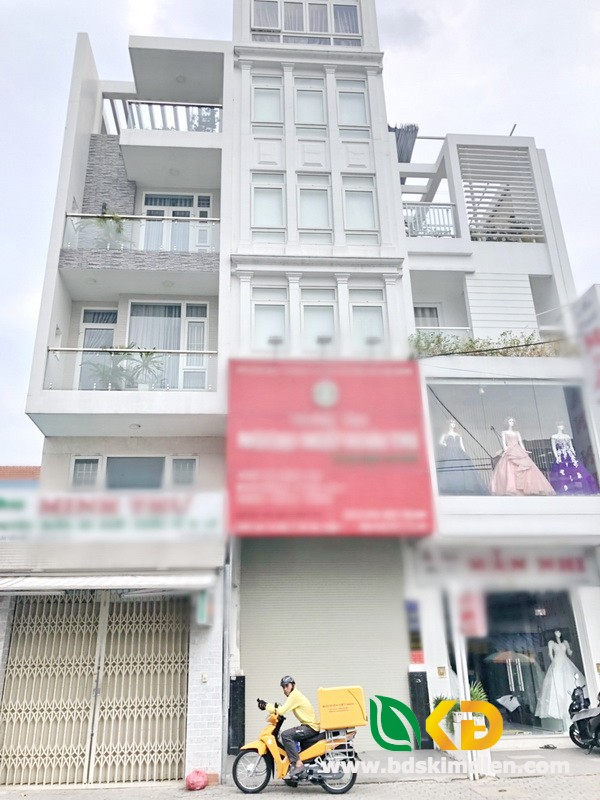 Bán gấp nhà 3 lầu mặt tiền Lâm Văn Bền quận 7.